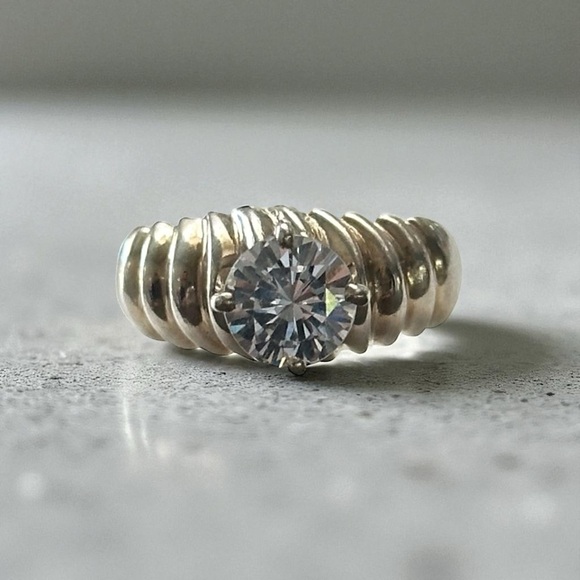 925 Sterling Silver Cubic Zirconia Size 7 - Picture 1 of 10